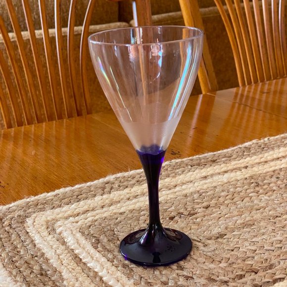 Set 2 Tupperware Wine Sheerly Elegant Stemware - Picture 2 of 6